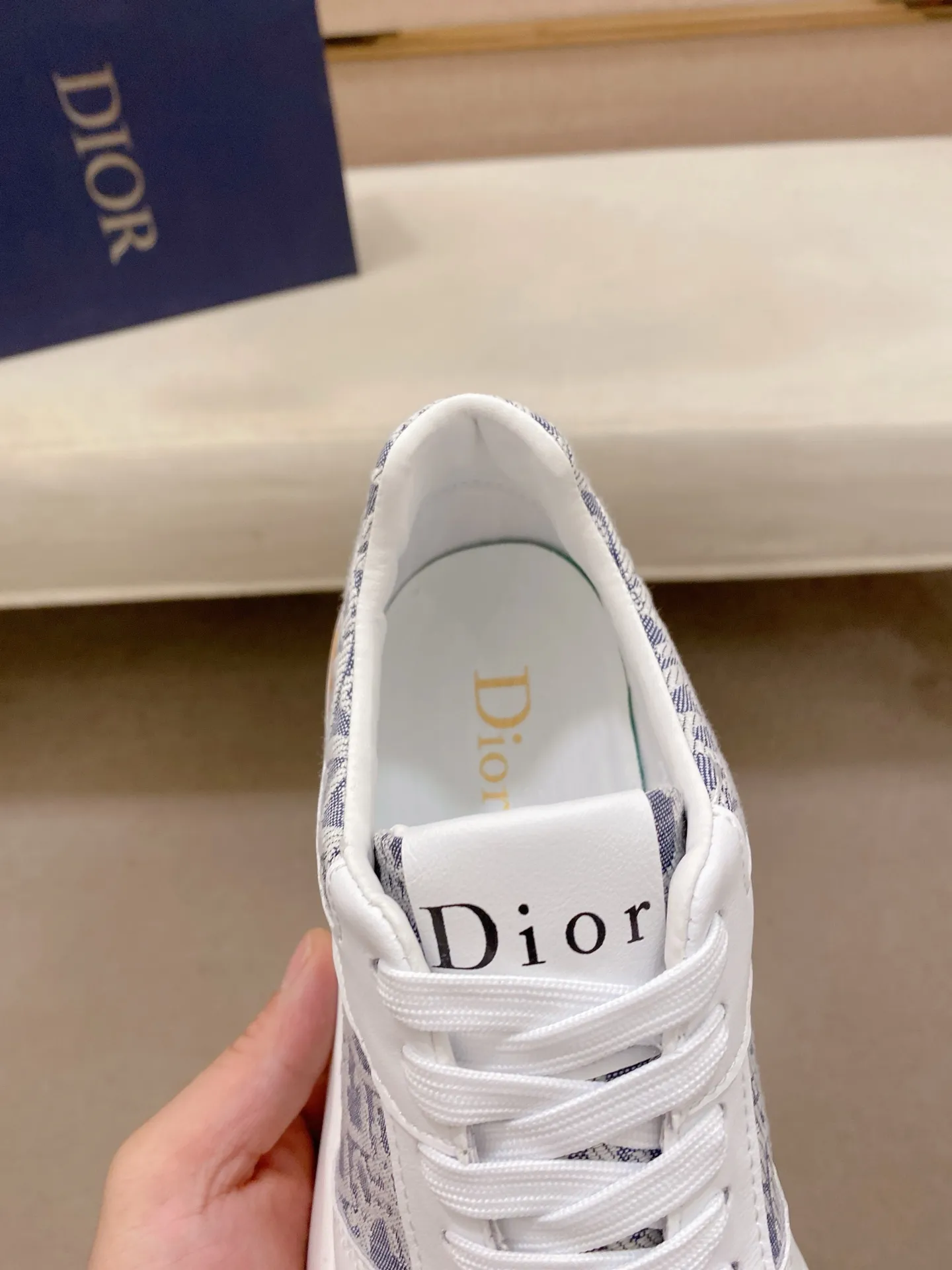 Factory price: 440💰[Dior·Dior] New casual sports style men's shoes, new spring and summer design, perfect workmanship, lace-up lazy style to create wardrobe quality, upper: imported first-layer cowhide, sheepskin lining is soft and comfortable, ultra-light TPU wear-resistant outsole, simple, versatile fashion men's shoes, excellent color code number 38--44. (Can be customized for 45 non-refundable)